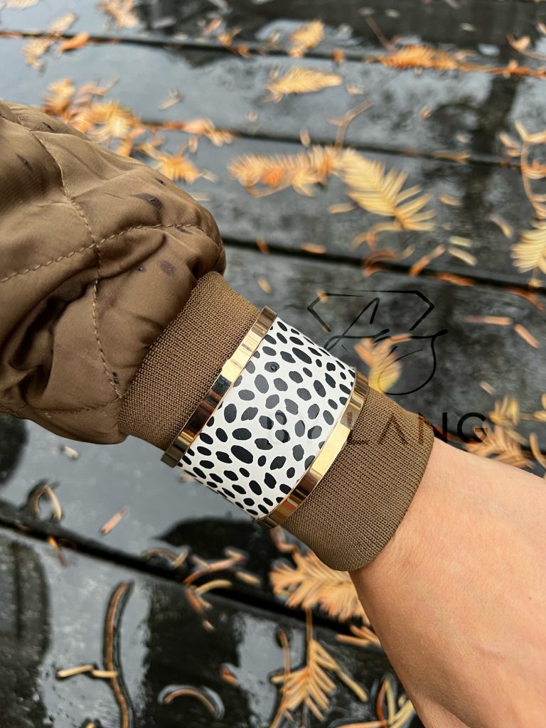 Pure originelle bracelet 40mm, Gold finish, Geupard blanc/Black glitter leather 