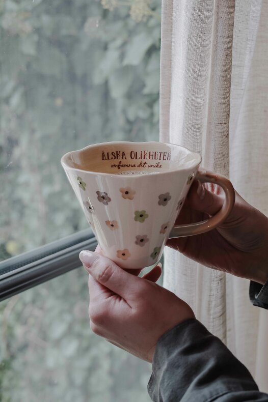 Majas Mugg Älska Olikheter Omfamna det unika