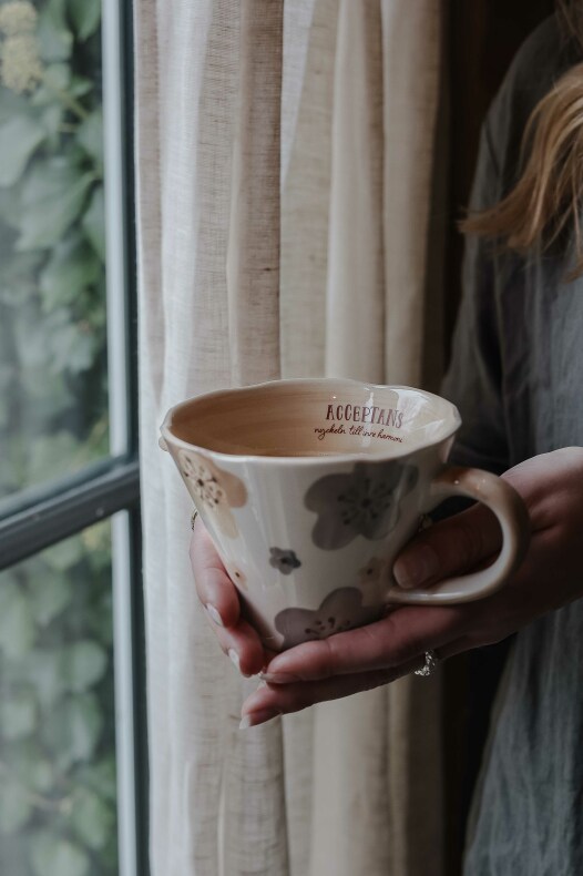 Majas Mugg Acceptans nyckeln till inre harmoni